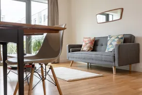 Stylish 2 Bedroom Flat With Balcony - Image 5