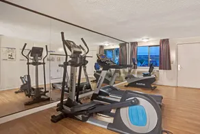 Econo Lodge - Image 4