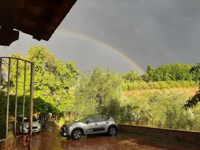 Charming 4-bed Cottage 15 Minutes From Florence - Image 3
