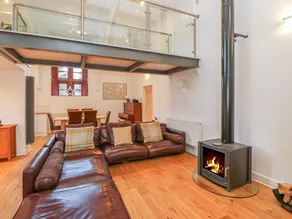 Bridge House - Image 2