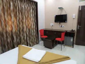 Hotel Gandharv Garden - Image 2