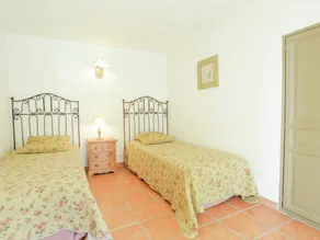Lovely Villa in Buisson With Private Swimming Pool - Image 2