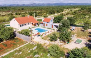 Awesome Home in Pakovo Selo With Wifi and 3 Bedrooms - Image 3