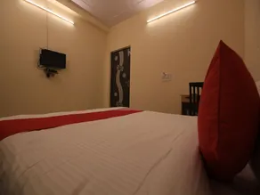 OYO Flagship 30350 New Residency Sector 17 Rohini - Image 4