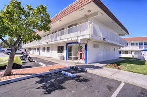 Motel 6 Pittsburg - Image 4