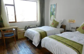 Huole Courtyard Hotel - Image 2