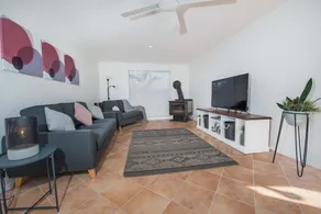 Mariner Beach House - Salamander Bay - Image 2