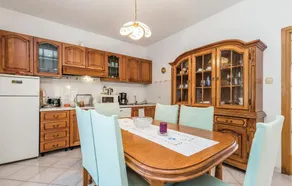 Stunning Apartment In Matulji With Wifi - Image 3