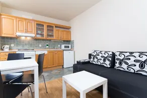 Picasso Apartments - Image 4