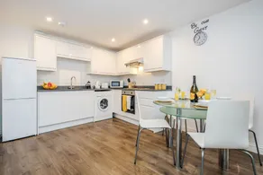 2 Bedroom Apartment At Modernview Serviced Accommodation Watford Town Centre F15 - Image 4