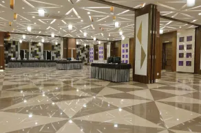 Hotel Luxura - Image 2