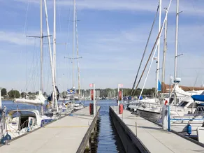 Villa by Lake Veere with Stunning Water Views - Image 5