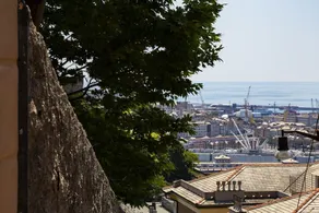 Sunny apartment over the harbor - Image 4