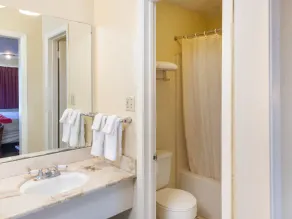 Rest Inn - Extended Stay I-40 Airport, Wedding & Event Center - Image 2