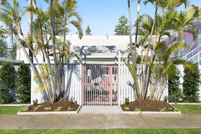 Ventura Beach Motel - 1 Bedroom Unit 8 - Image 4