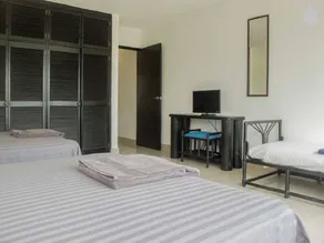 Modern Apartment Near the Beach - Image 4