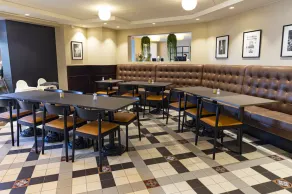 Dockyard Hotel - Image 5