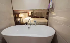 Milton Hotel - Image 4