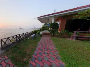 Lake Symphony Resort - Image 4