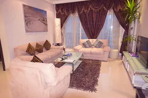 Leaders Plaza Apartments - Image 4