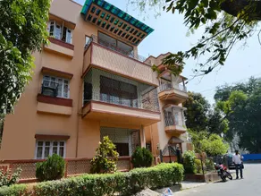 Comfort N Cozy by OYO Rooms - Image 3