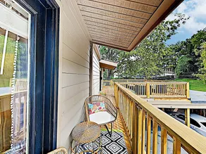 New Listing! Updated Apartment W/ Large Deck 3 Bedroom Apts - Image 2