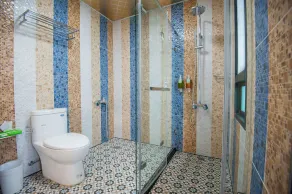 Hyatt Inn - Image 2