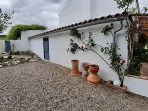 Ferienhaus mit Pool, Garten und Terrasse - Image 3