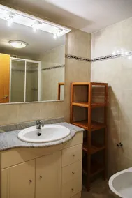 UHC Ventura Park Apartments - Image 5