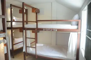Pool Front Hostel - Image 5