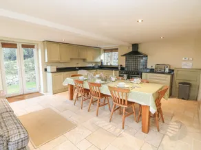 April Cottage - Image 2