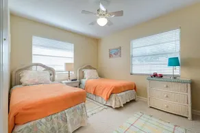 Poco Place, 2 Blocks to Beach, WiFi, 2 Bedrooms, Sleeps 6 - Image 5