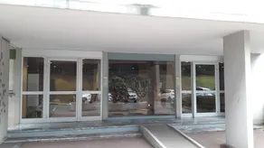 T1 au coeur d'un parc classe a Saint-Etienne - Image 3