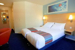 Travelodge London Battersea - Image 5
