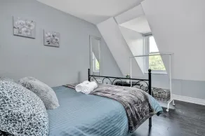 Newly Renovated Modern 2BR With Rooftop Terrace - Image 3