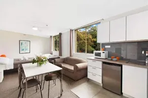 Manly Beachside Apartments - Image 5