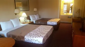 Airport Inn & Parking Vandalia - Image 5