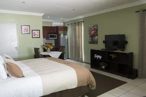 Summer Garden Guest House - The Flower Box - Image 2