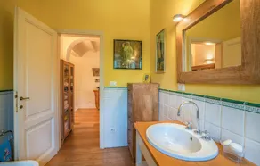 Stunning Home in Impruneta With 3 Bedrooms and Wifi - Image 4
