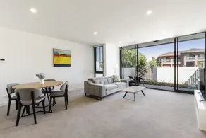 Ellia Doncaster Apartment - Image 5