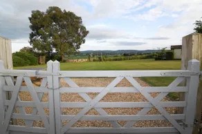 Stay At No 2 - Image 4