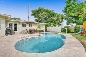 Just A 3.5 Mile Drive To Lauderdale By The Sea 4 Bedroom Home by Redawning - Image 4