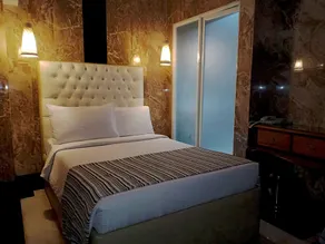 Belgian Suites - Image 5