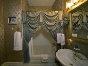 Port City Victorian Inn B&B - Image 2