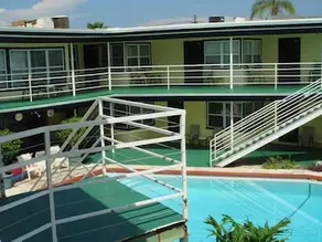 EBB Tide Hotel - Image 5