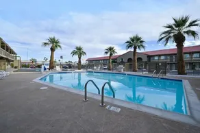 Travelodge by Wyndham El Centro - Image 4