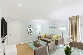 Sophisticated 2 Bed, 2 Bath apt in Angel - Image 2
