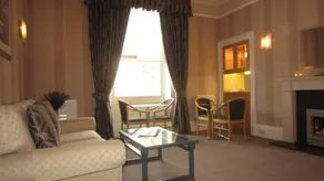 Kew House - Image 3