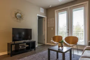 Baymeadows 2 BR Apt by Frontdesk - Image 4
