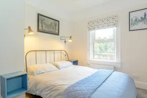 3 Bedroom House With Parking in Bath - Image 2